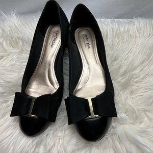 Black dress shoe with low square heel